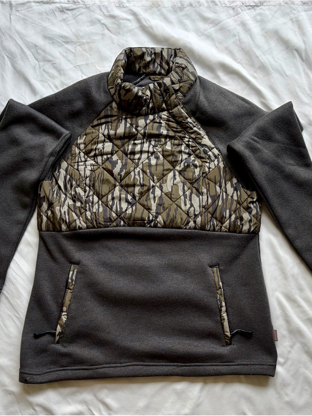 Magellan Outdoors Women's Fayette Mixed Media Camo Pullover Fleece Medium